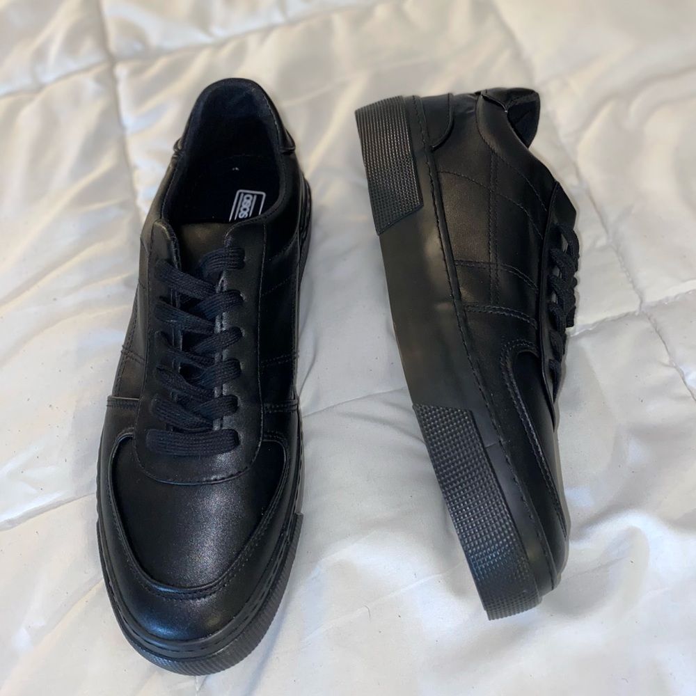 Men’s all Black Leather Sneakers